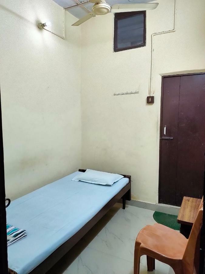 Chandrupal Lodging 구와하티 외부 사진