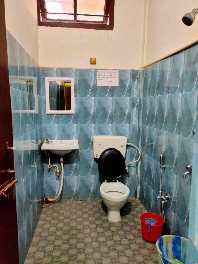 Chandrupal Lodging 구와하티 외부 사진