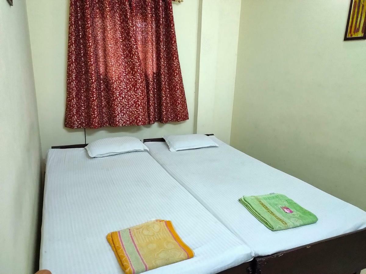 Chandrupal Lodging 구와하티 외부 사진