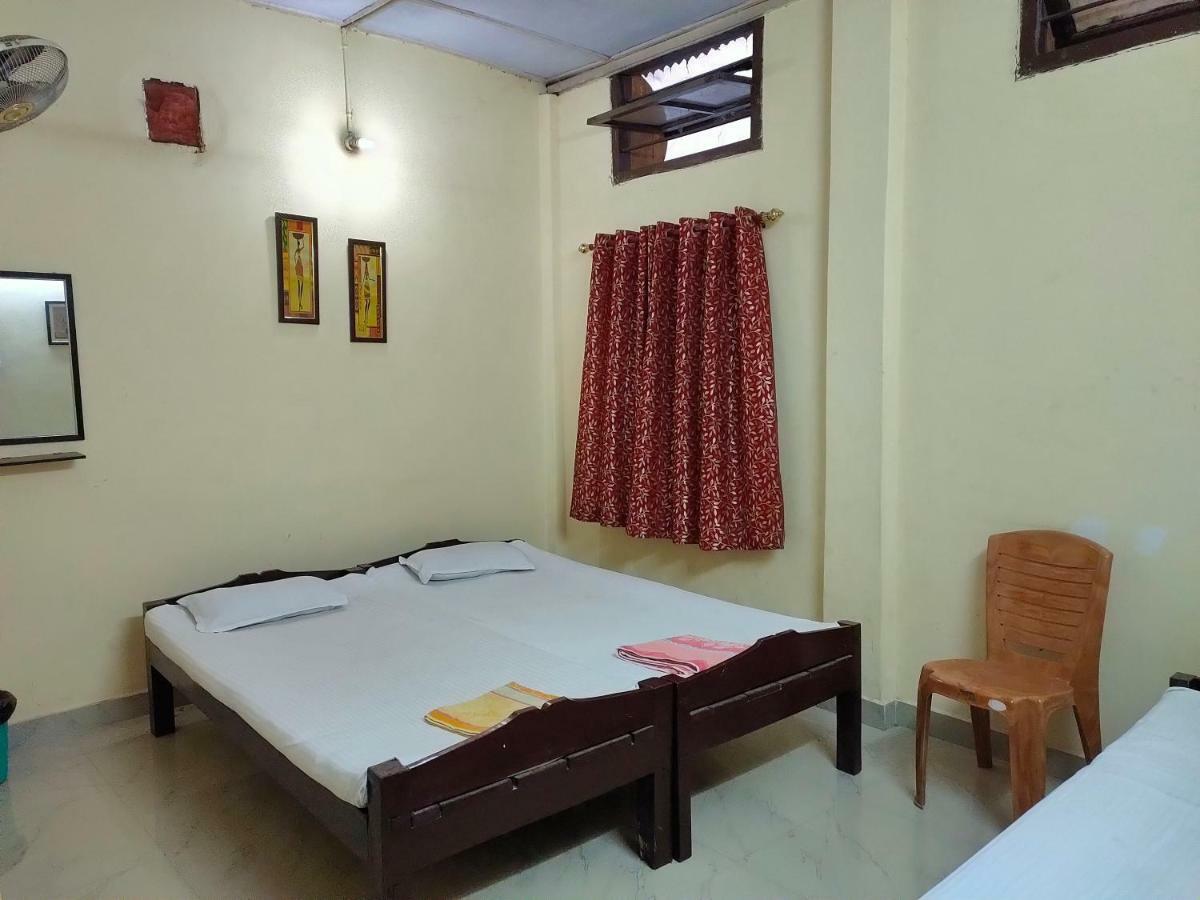 Chandrupal Lodging 구와하티 외부 사진